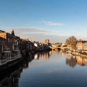 Bartley Central, Walking Distance To York