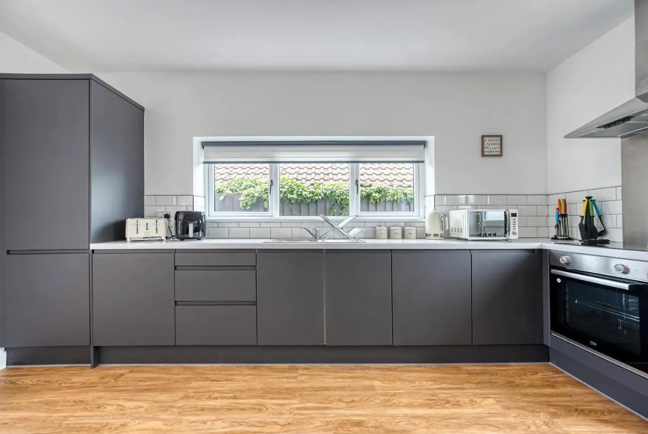 Complete Cute Apartment At Northfield Cottage Nottingham