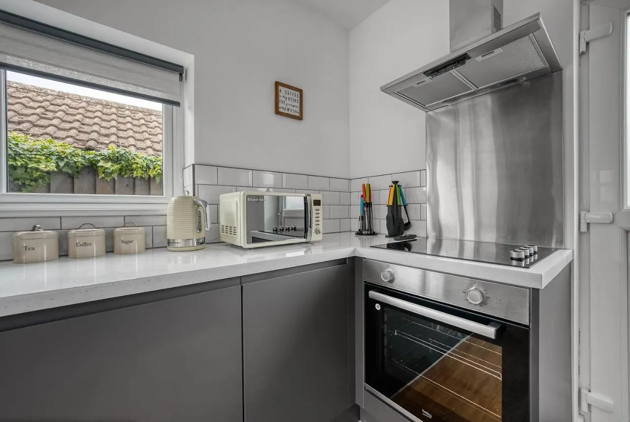 Complete Cute Apartment At Northfield Cottage Nottingham