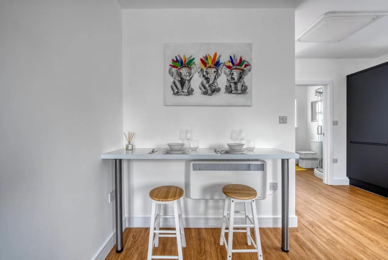 Complete Cute Apartment At Northfield Cottage Nottingham